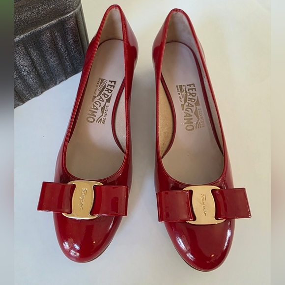 Salvatore Ferragamo Shoes - Salvatore Ferragamo Red Patent Vara Bow Ballet Flats Gold Logo Italy Size 5.5B